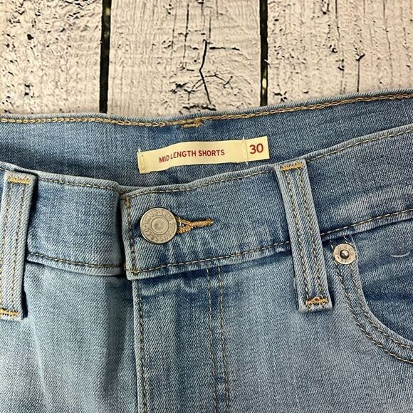 LEVI’S Mid Length Jean Shorts - Picture 4 of 5